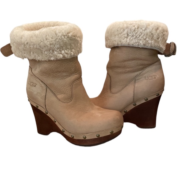 UGG Shoes - UGG Tan Suede Heeled Booties With Sherpa Lining Women’s Size 6